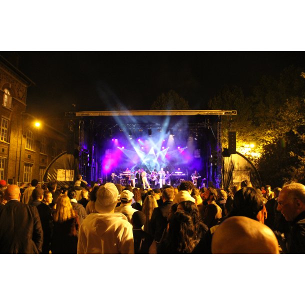 Leje af Alphastage 160m2 Mobilscene